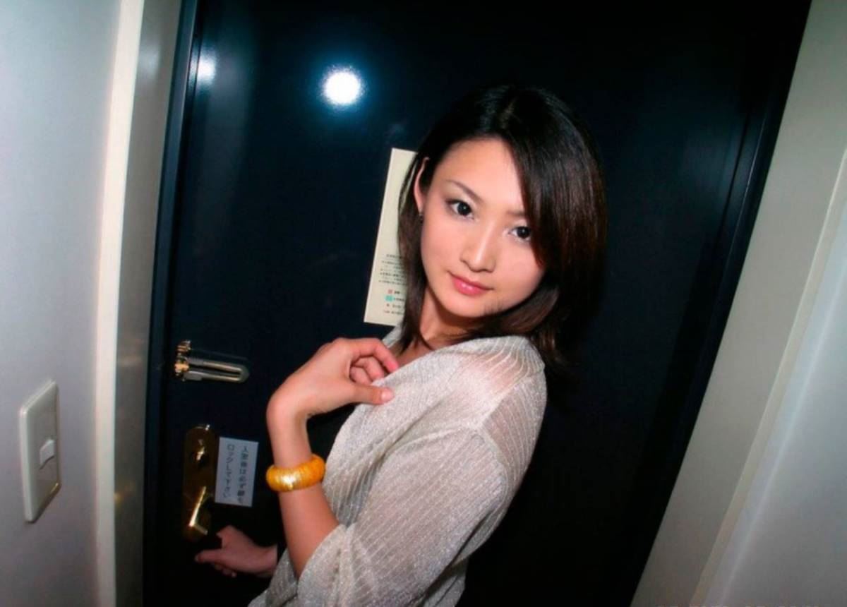 美脚の韓国人素人女性ハメ撮りセックス画像 60