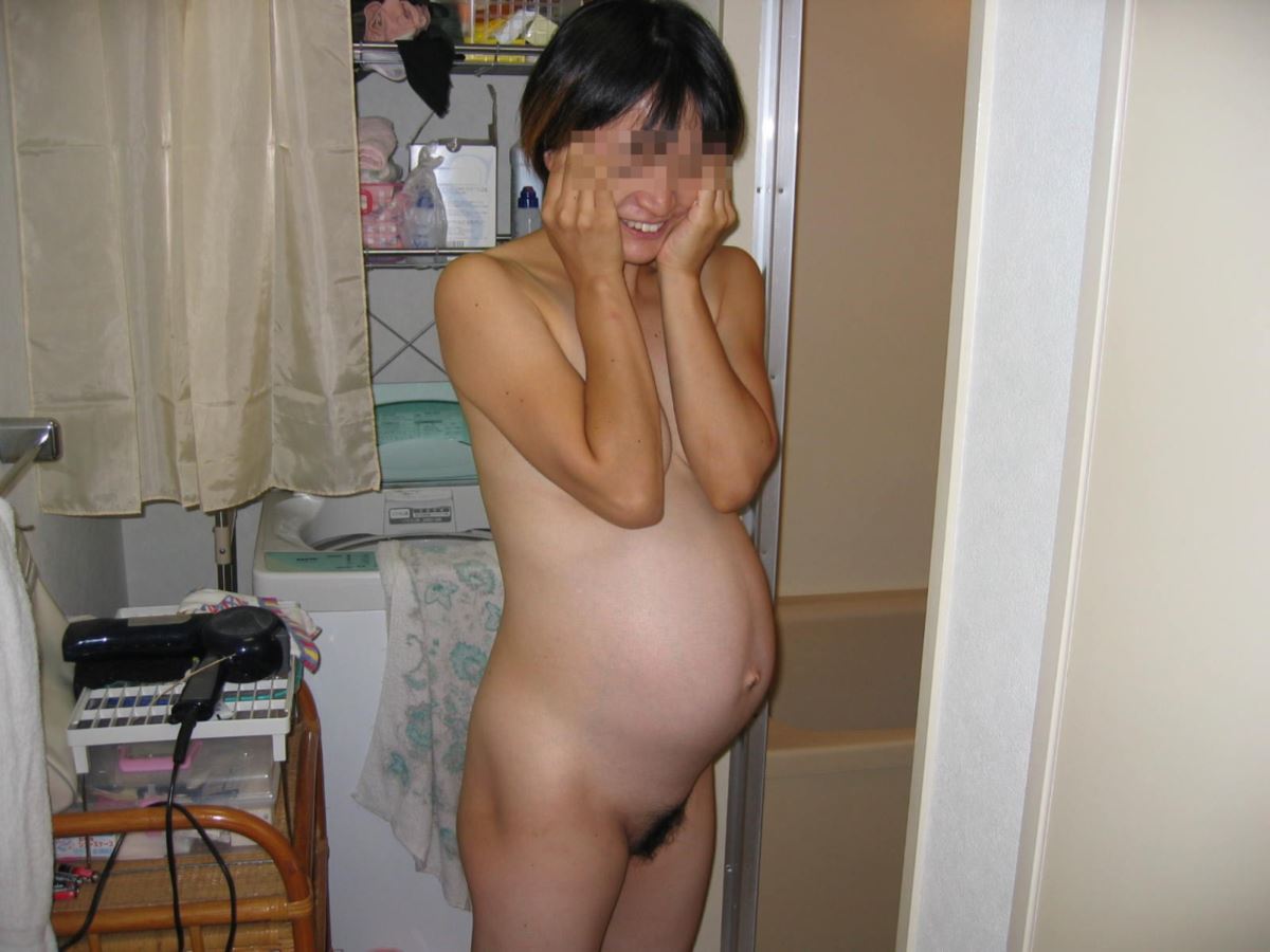 妊婦　ヌード 深い影に若い妊婦ヌード の写真素材・画像素材. Image 53532807.