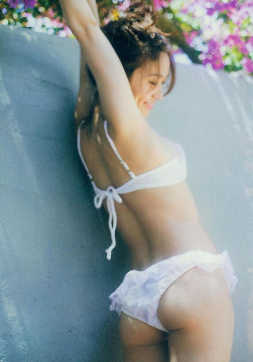 大島優子のオカズ写真集「脱ぎやがれ！」画像 14