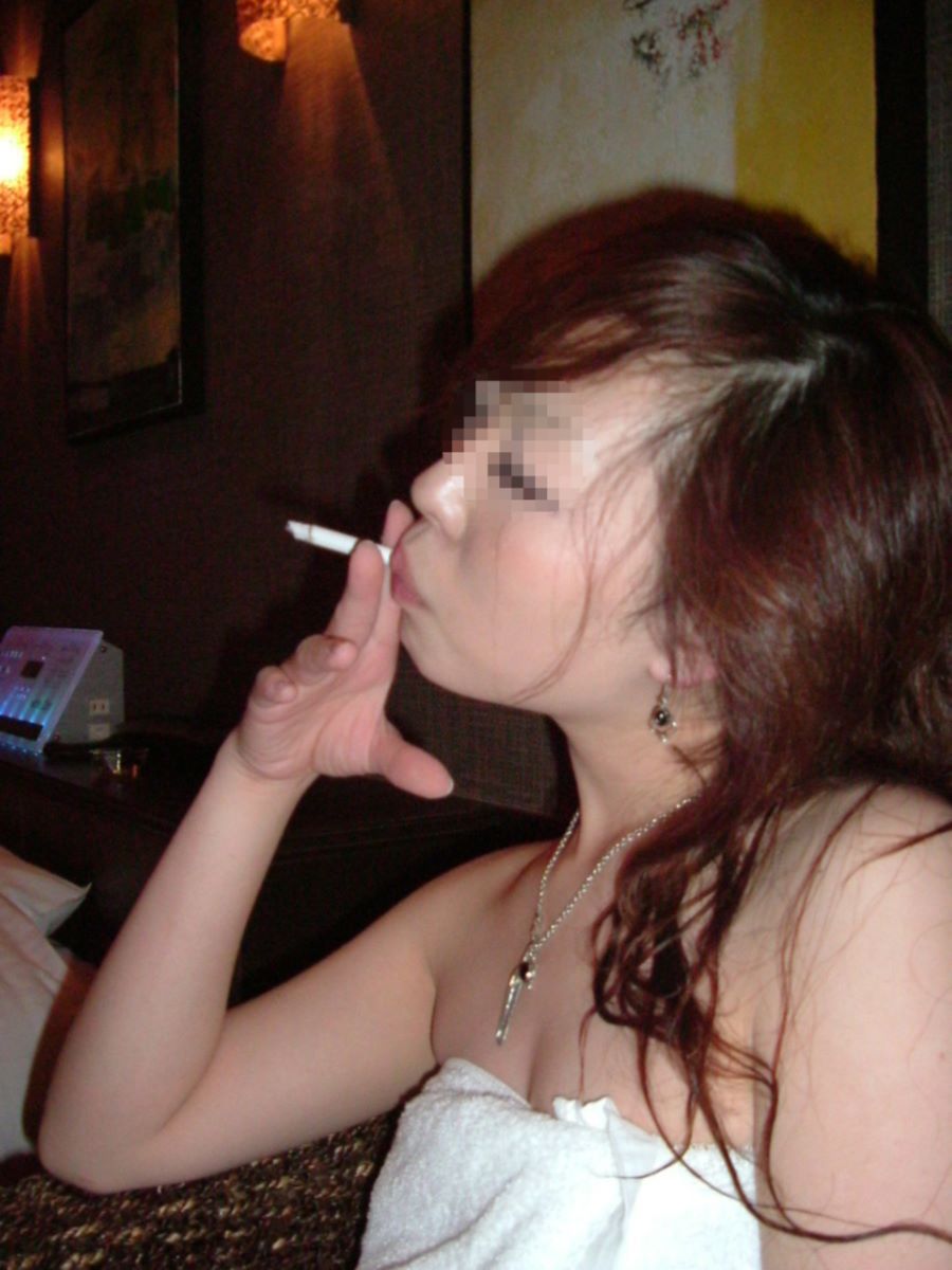 彼女 セフレ 喫煙 エロ画像 3