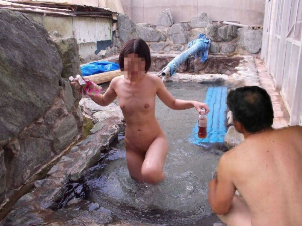 露天風呂のヌード画像 109