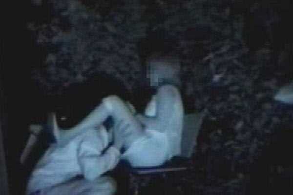 赤外線カメラ 深夜の公園 盗撮 エロ画像 2